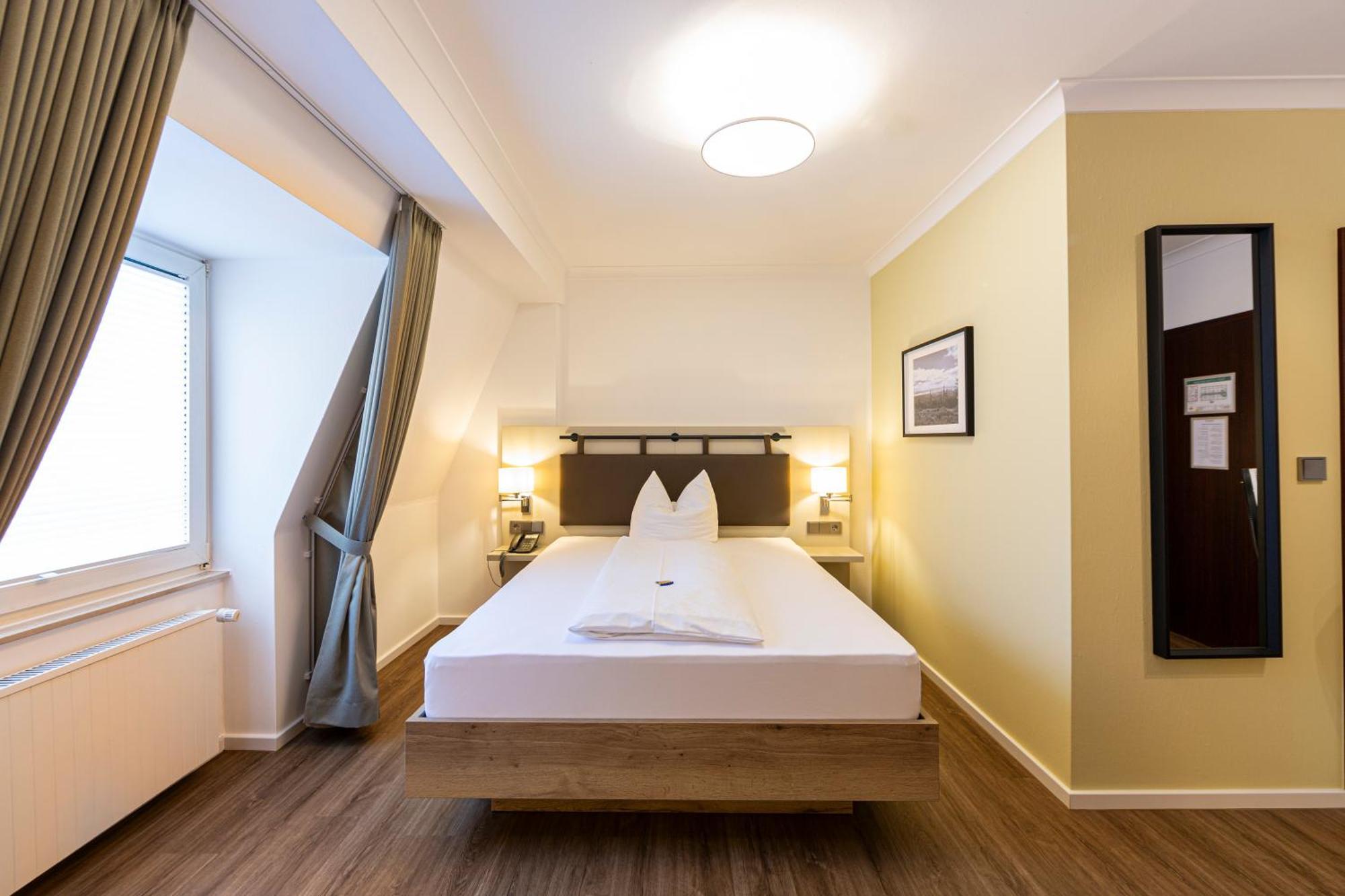 Koenigshof Bed And Breakfast Königstein im Taunus Екстериор снимка